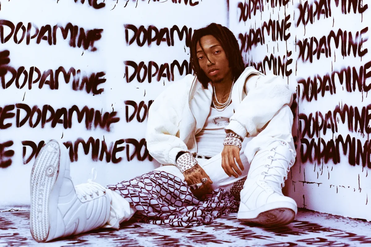 “Dopamine”, the album regarded as the one that saved the summer.